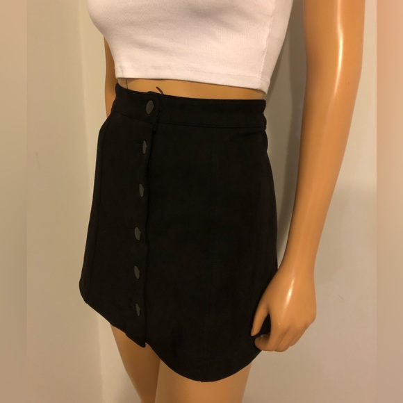 Button-up Skirt - Picture 2 of 3